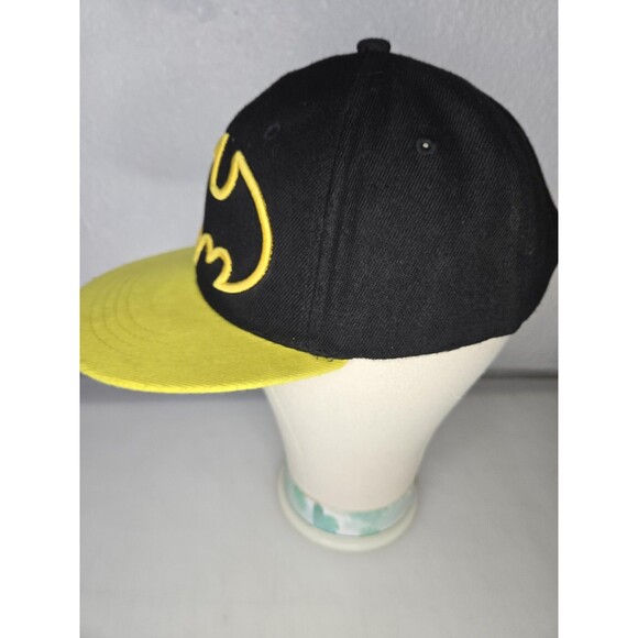 Batman Hat Cap Snap Back Black Yellow Comic Hero Logo Mens One Size Cosplay - Picture 2 of 6